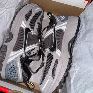 Nike Kids Black and Gray Sneakers